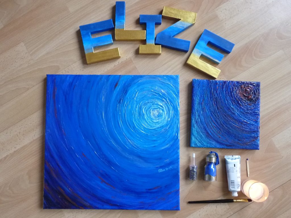 flatlay tableaux d'Elize spirales bleues