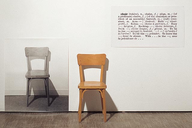 Kosuth chaise