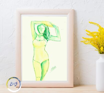 en maillot jaune et vert body positive